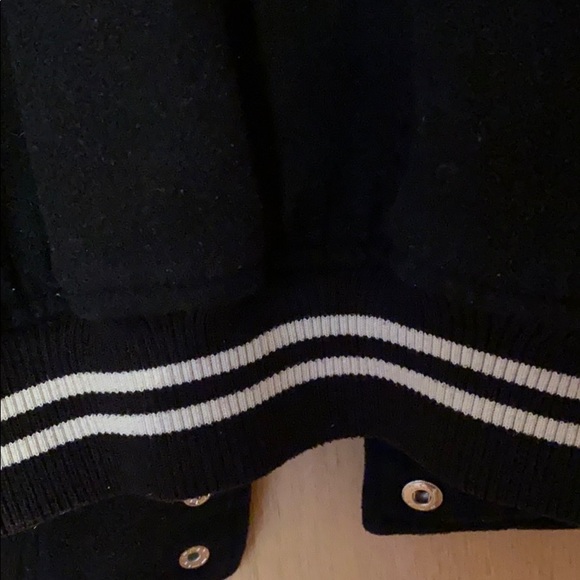 Woman’s Boomer Jacket - Picture 11 of 12